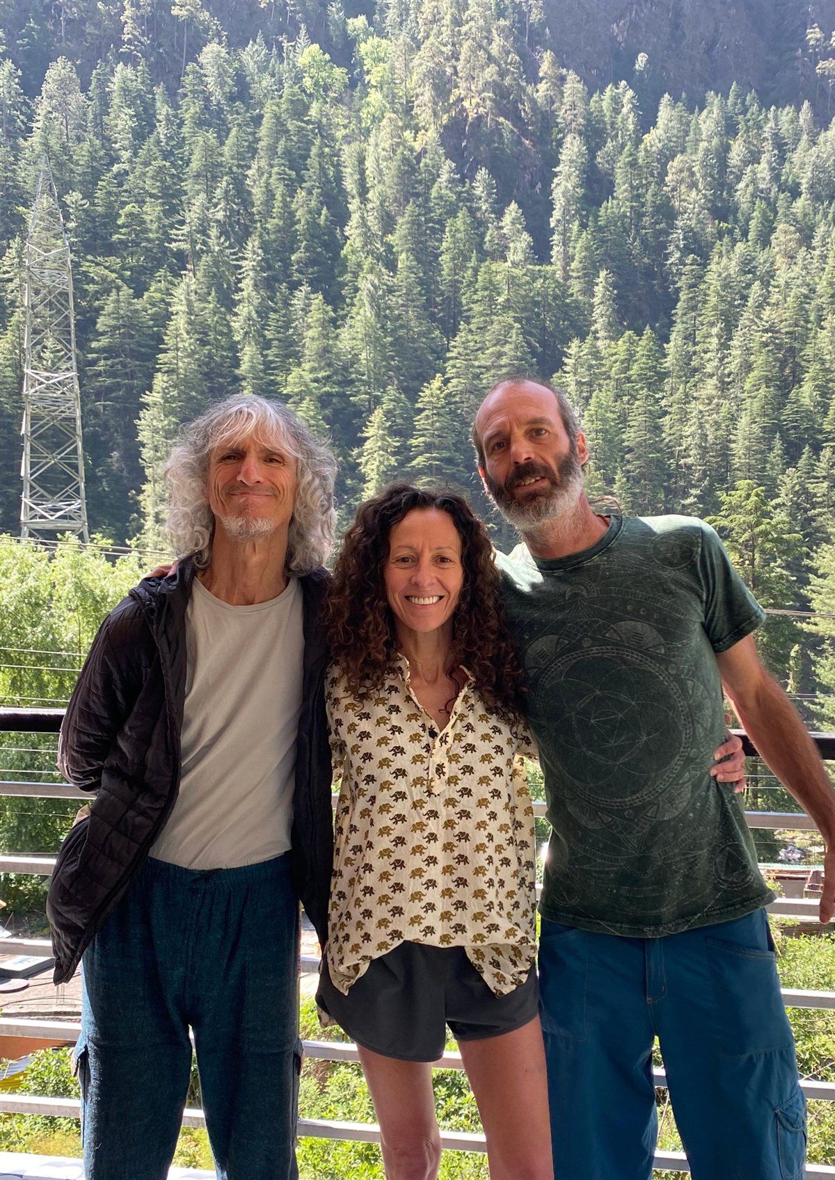 Germán, Santina y Leo juntos en la naturaleza